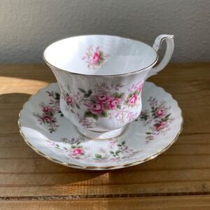 Royal Albert Lavender Rose Bone China Teacup & Saucer Set - 1961 Vintage England